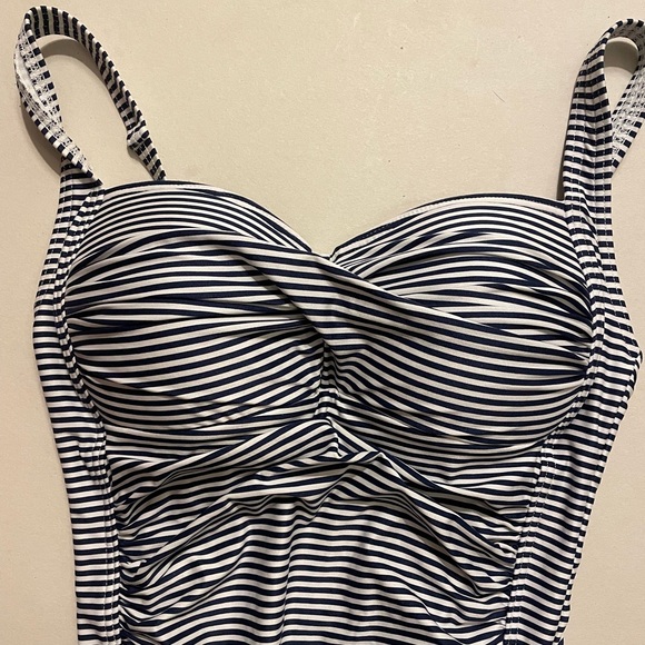 Niptuck Navy blue and white stripe one piece swim, adjustable strap size 6 - Picture 5 of 9